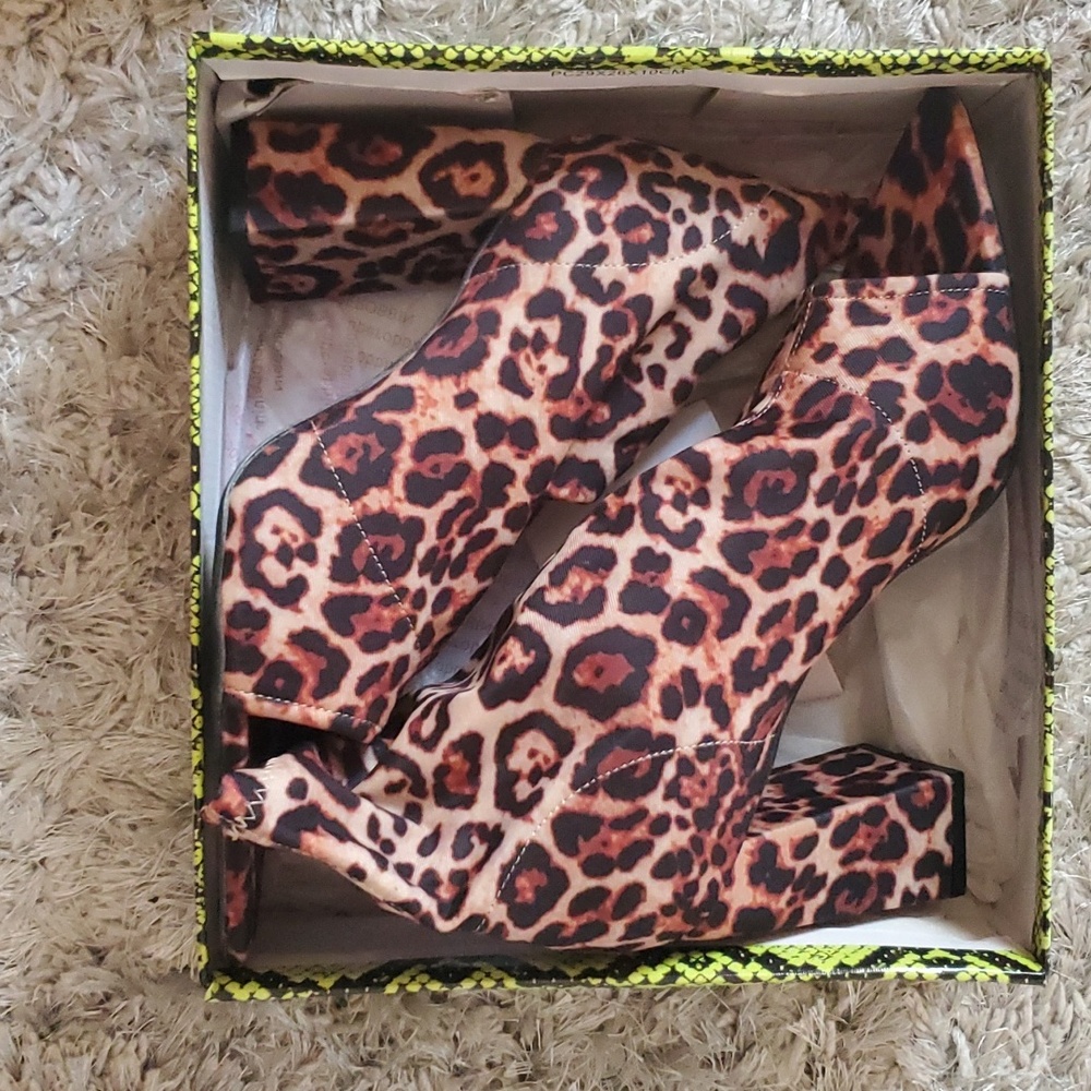 Open toe leopard bootie